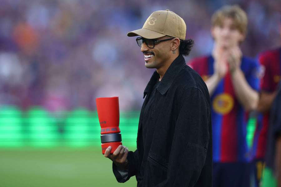 Barcelona's Raphinha on the pitch before the Getafe match