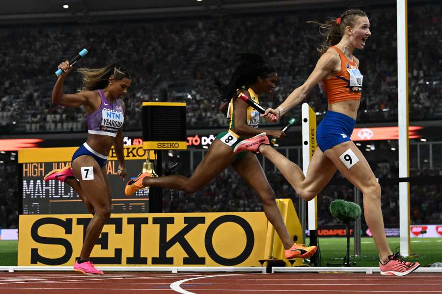 Femke Bol wins the 4x400m for Netherlands as Nicole Yeargin claims bronze for GB