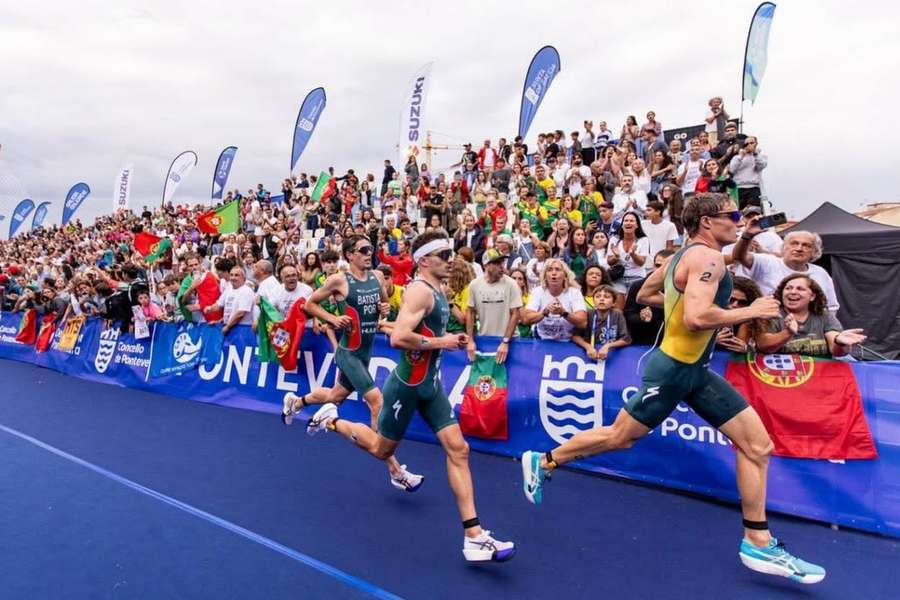 Portugueses apoiaram atletas lusos