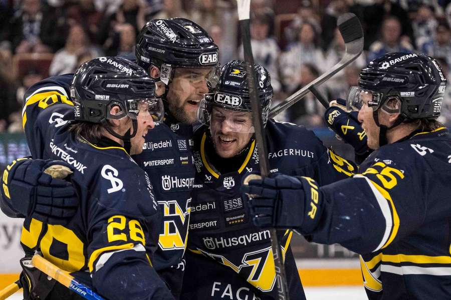 HV 71 players after Joona Luota makes it 2-0