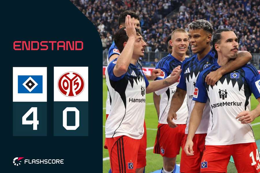 Der HSV bejubelt das 2:0 von Rayan Philippe.