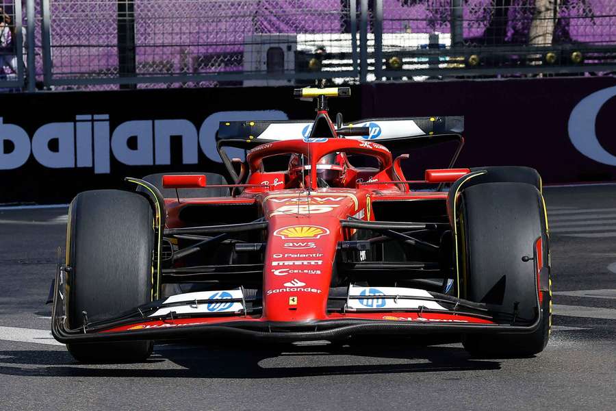 Carlos Sainz et Sergio Perez ont chuté juste avant la fin de la course.