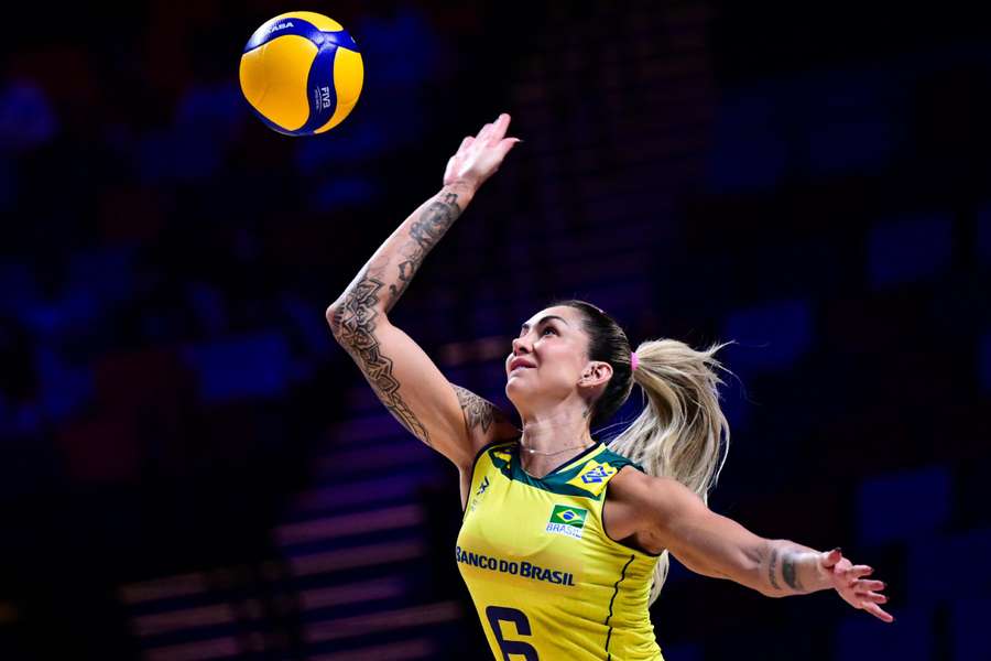 Thaísa fez um ace e mais 10 pontos na partida