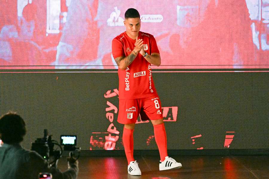 Quintero dio una asistencia en el partido.