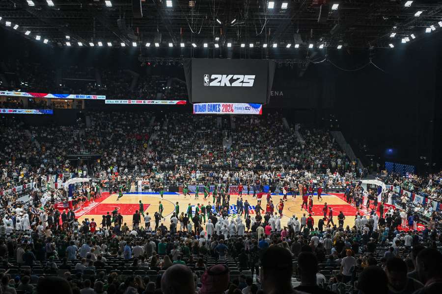Arena Etihad în timpul jocurilor de pre-sezon din NBA.