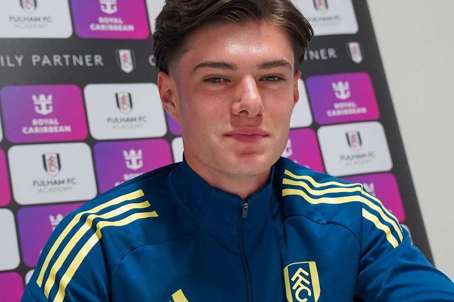 White pens new Fulham contract White pens new Fulham contract
