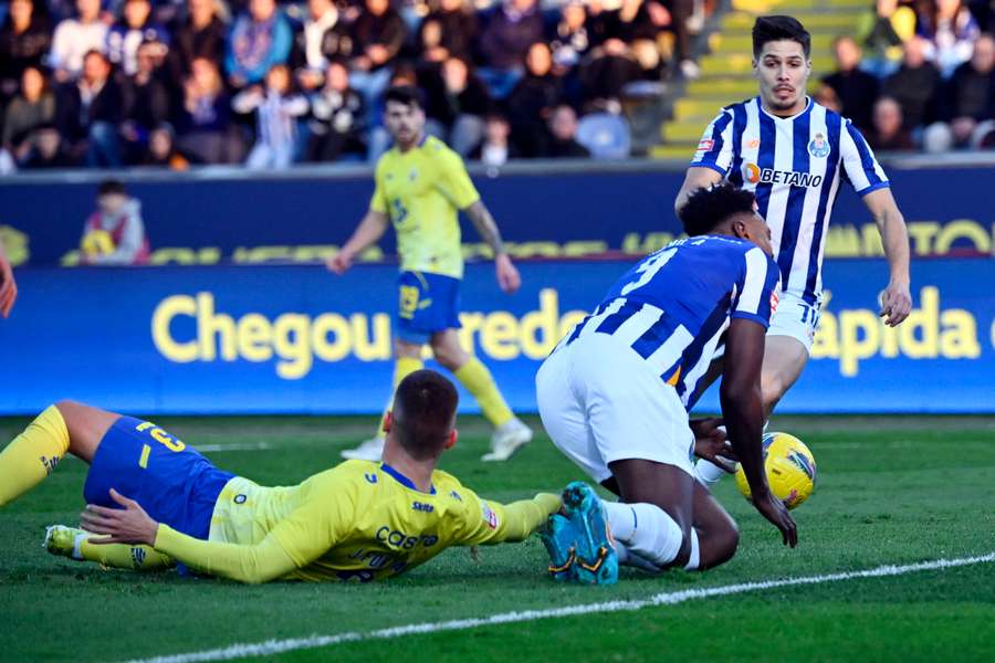 Fontán no lance do penálti com Samu