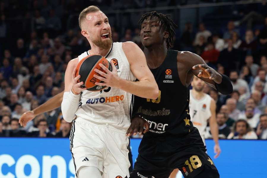 Dzanan Musa, ante Chima Moneke Dzanan Musa, ante Chima Moneke