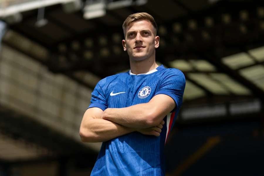 Chelsea anuncia a contratação de Liam Delap