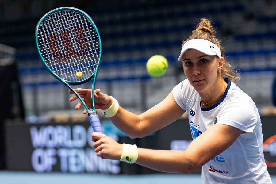 A brasileira volta à quadra dura na temporada
