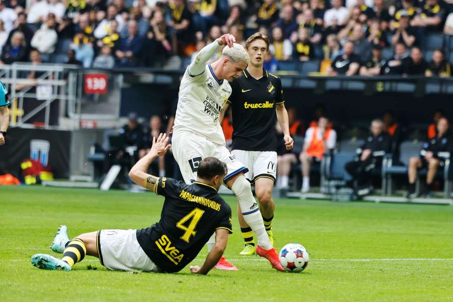Robbie Ure strikes his second for Sirius at AIK Robbie Ure strikes his second for Sirius at AIK