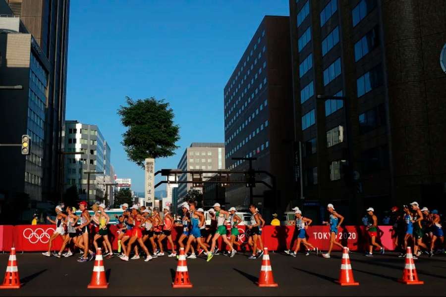 Marchadores obrigados a aguardar antes de arrancar a prova