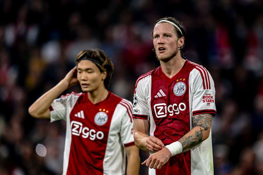 Wout Weghorst et Ko Itakura lors du match face à l'inter.