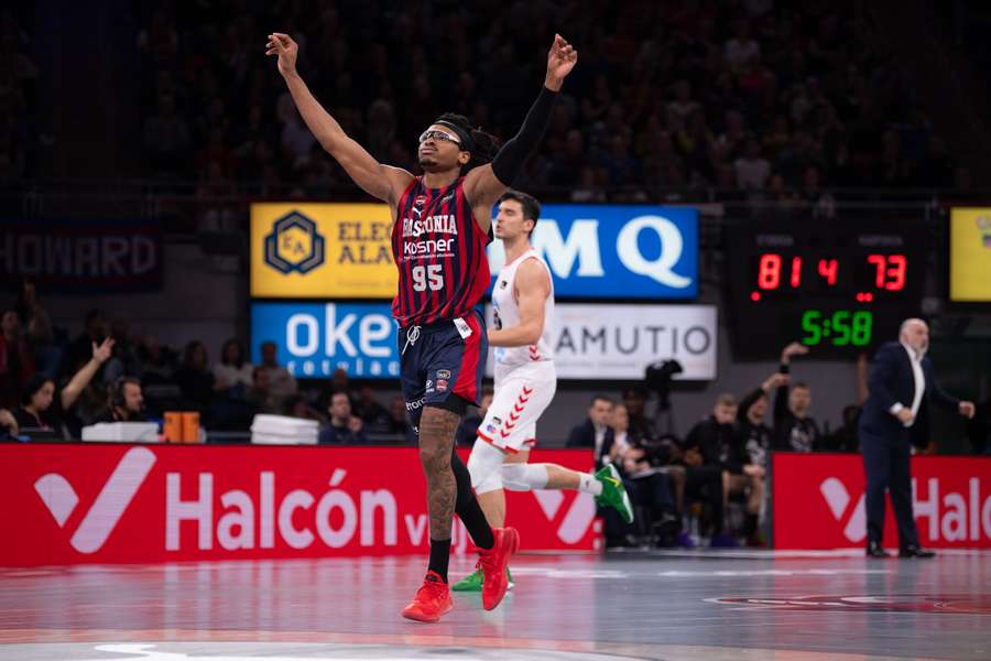 Chima Moneke, imparable