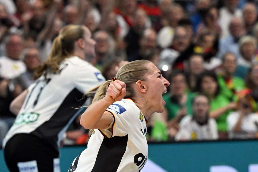 Die DHB-Damen setzen ihren Lauf bei der Heim-WM fort