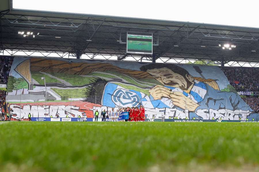 Duisburger Choreo vor dem Finale