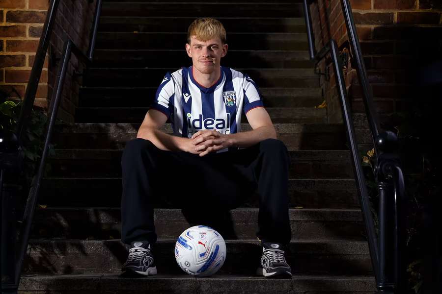 Toby Collyer é reforço do West Bromwich Toby Collyer é reforço do West Bromwich