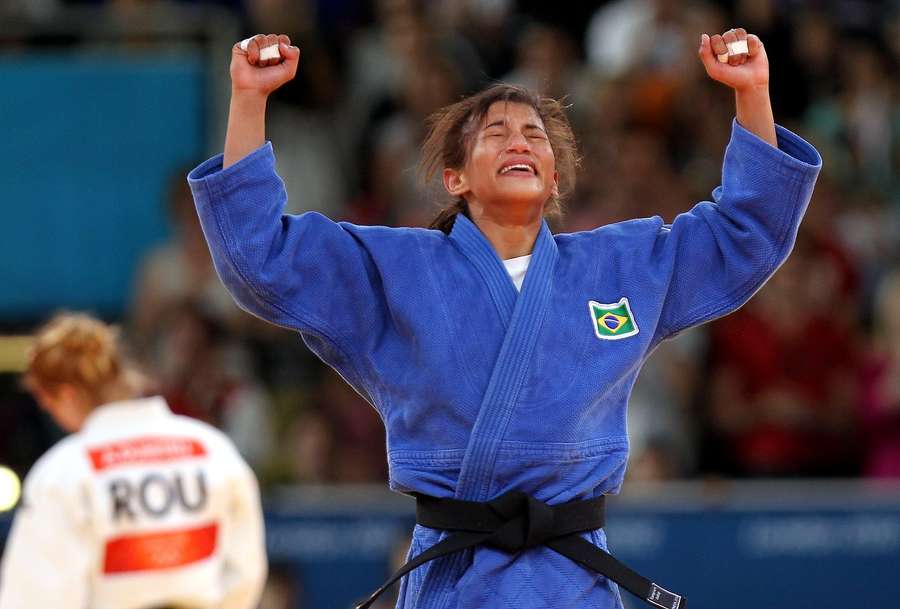 Sarah Menezes comemora seu ouro olímpico em Londres