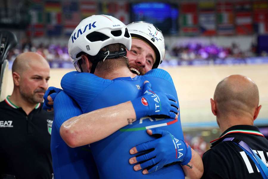 Simone Consonni vince la medaglia d'argento dopo l'oro della sorella Chiara nella stessa disciplina