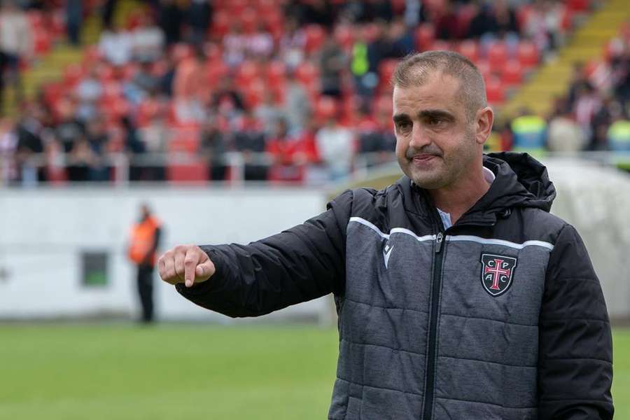 Filipe Martins cauteloso mas com ambição