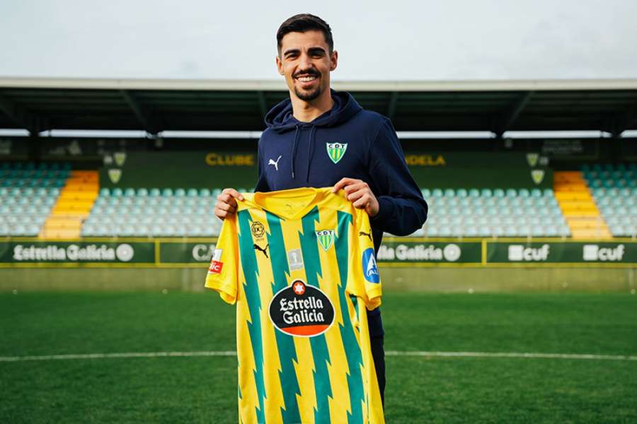Oficial: Rodrigo Conceição volta a Portugal para reforçar o Tondela Oficial: Rodrigo Conceição volta a Portugal para reforçar o Tondela