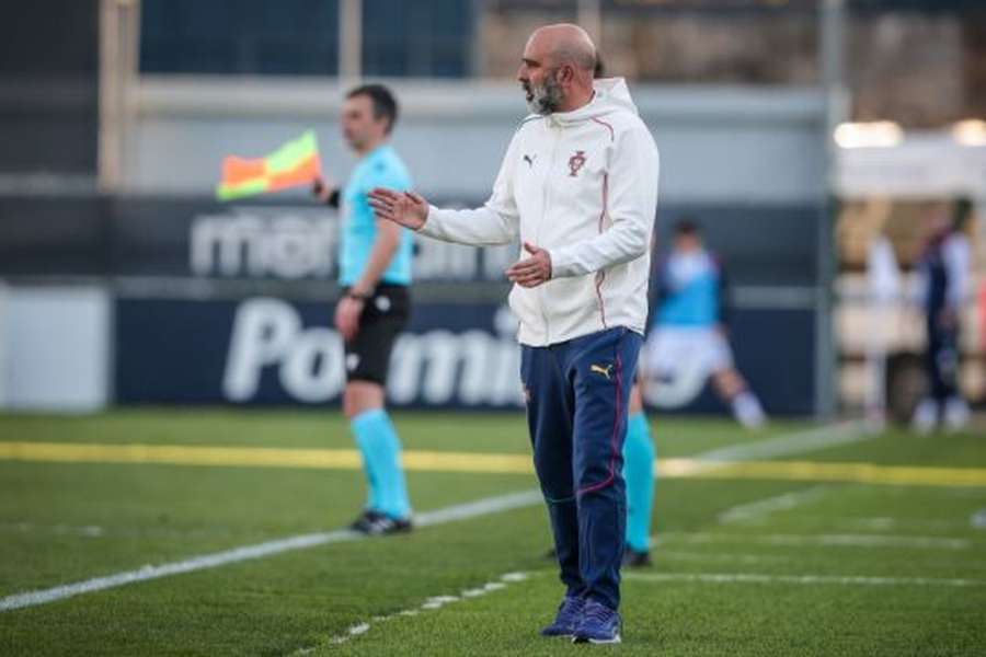 Emílio Peixe, ex-internacional luso e selecionador jovem 