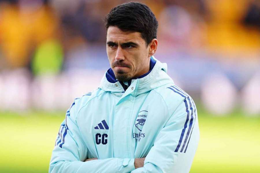 Cuesta trabalhou como treinador adjunto de Mikel Arteta, entre outros