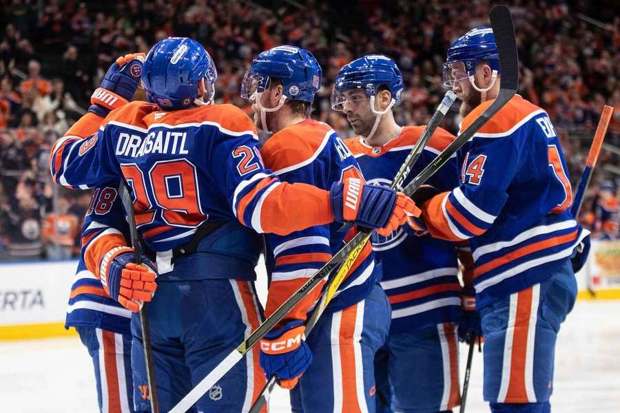 Die Edmonton Oilers mit dem Sieg.