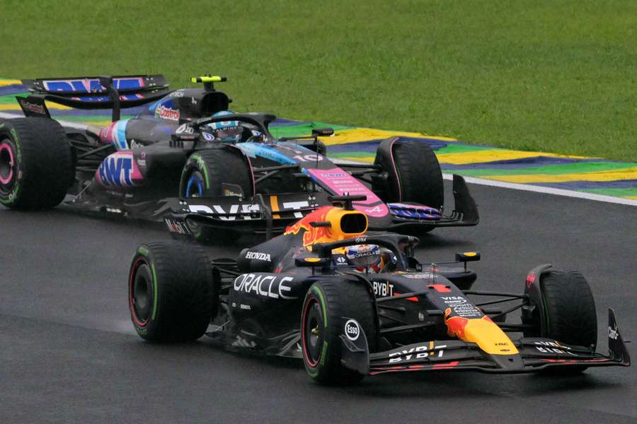 Verstappen, che supera tutti