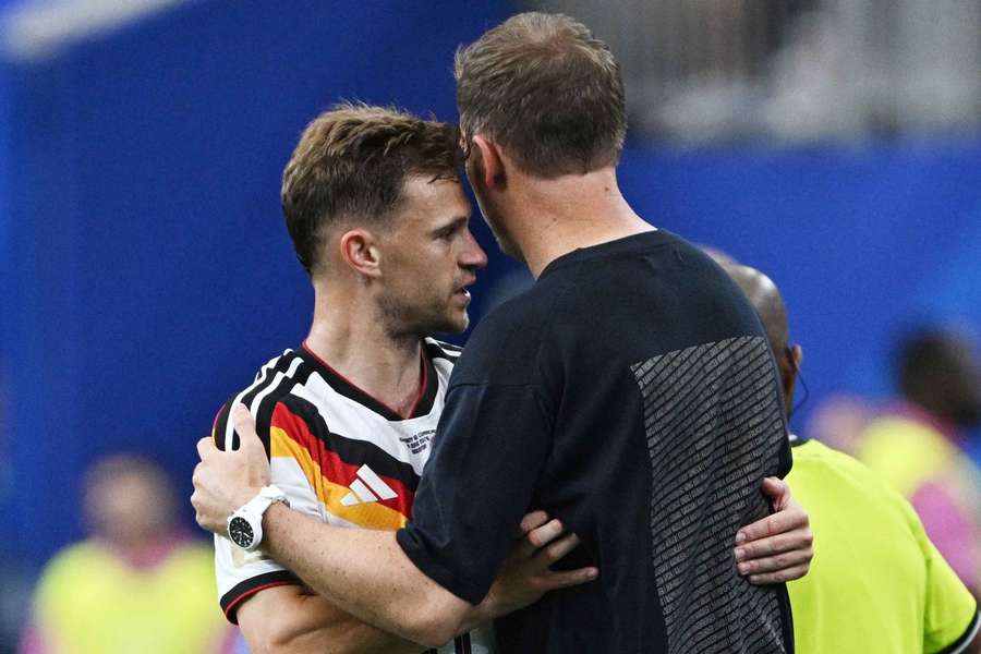 Julian Nagelsmann setzt auch in Sachen Outfit bei dieser WM Akzente. Julian Nagelsmann setzt auch in Sachen Outfit bei dieser WM Akzente.
