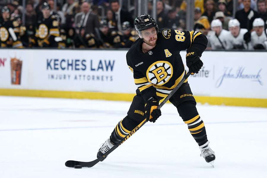 Pastrňák asistencí v prodloužení pomohl Bostonu k výhře.