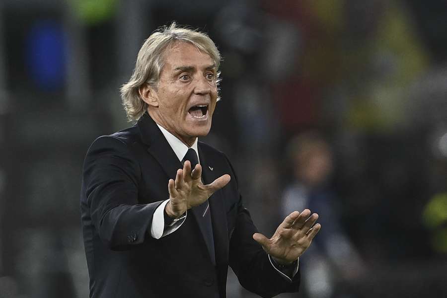 Robertu Mancinimu návrat na lavičku italské reprezentace nevyšel. Robertu Mancinimu návrat na lavičku italské reprezentace nevyšel.