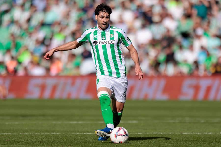 Johhny Cardoso se perderá varios partidos con el Betis por lesión