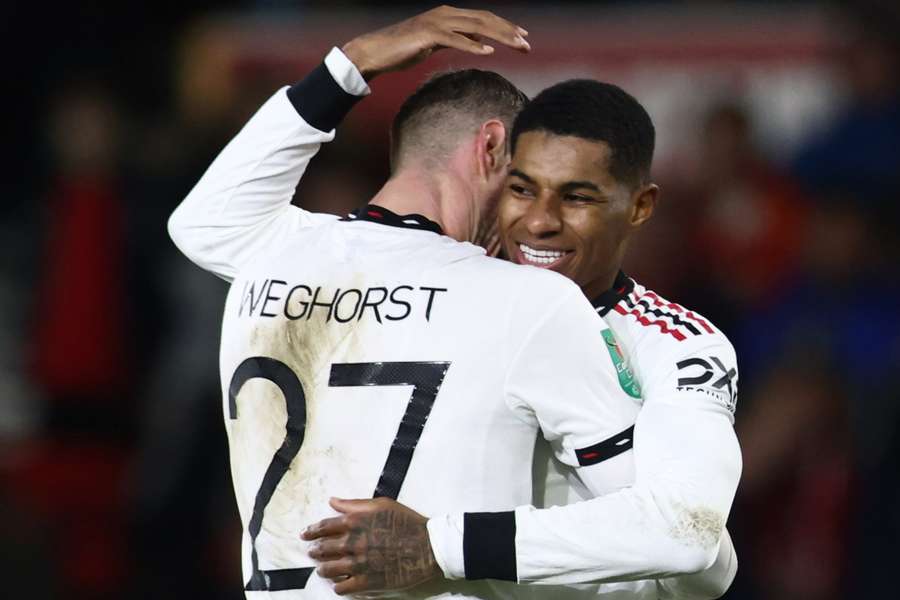 Rashford e Weghorst marcaram na vitória do United contra o Forest