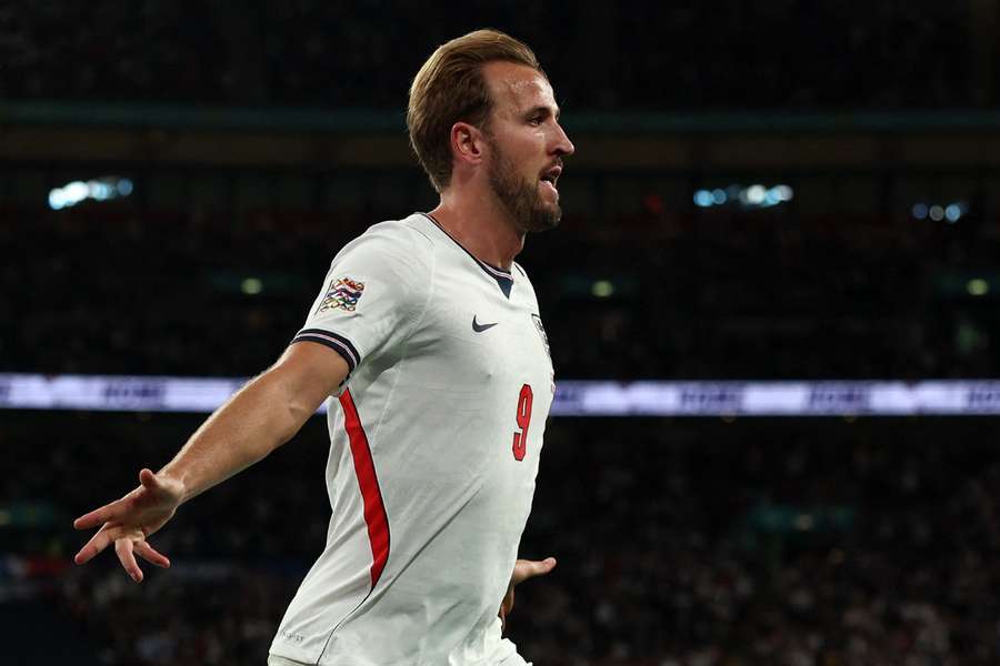 Kane brilha em mais um jogo pela Inglaterra Kane brilha em mais um jogo pela Inglaterra