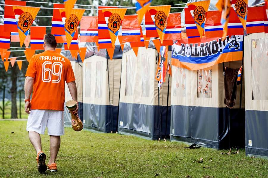 Flashscore NL-hoofdredacteur Klaas-Jan ter Veen druipt beteuterd af na annulering Oranje Camping