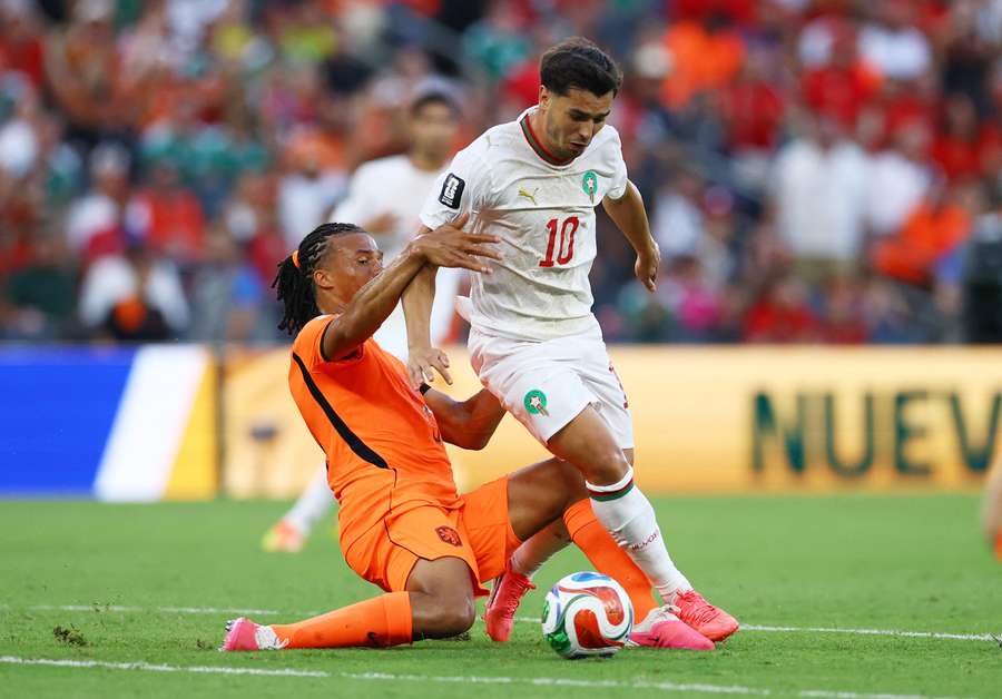 Nathan Ake challenges Brahim Diaz Nathan Ake challenges Brahim Diaz