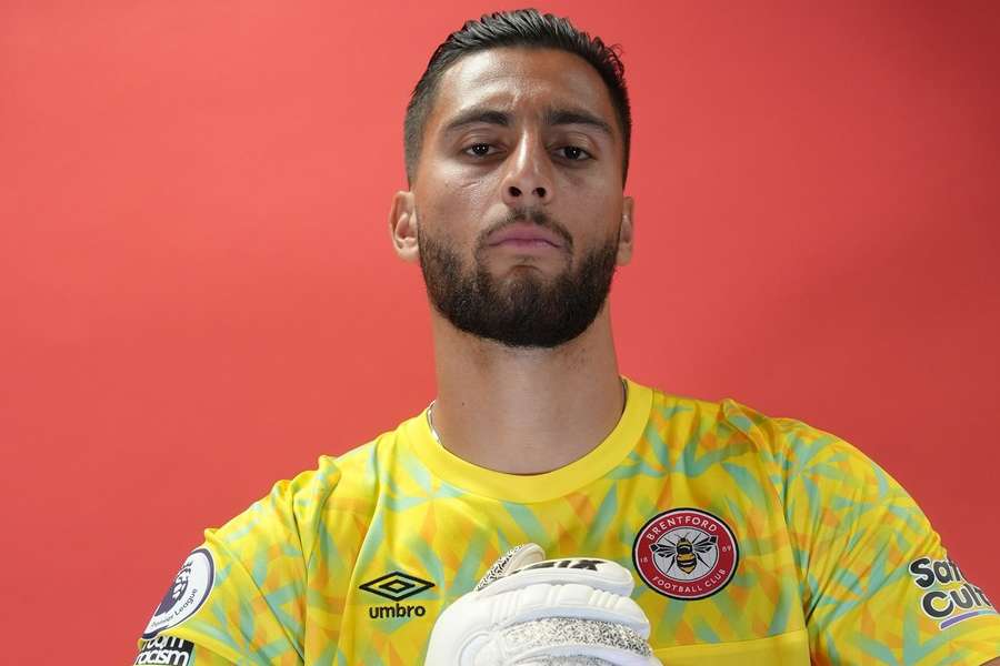 Agente de Thomas Strakosha não descarta saída do Brentford em janeiro