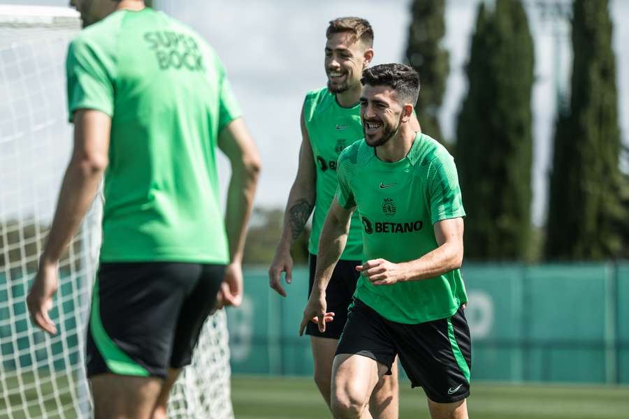 Paulinho recuperou da fascite plantar