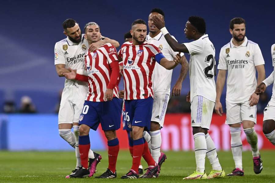 Clássico entre Real e Atleti pegou fogo no Bernabéu