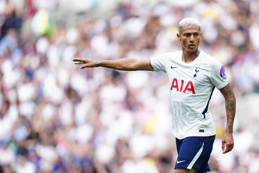 Futebol brasileiro pode ser alternativa para Richarlison seguir jogando