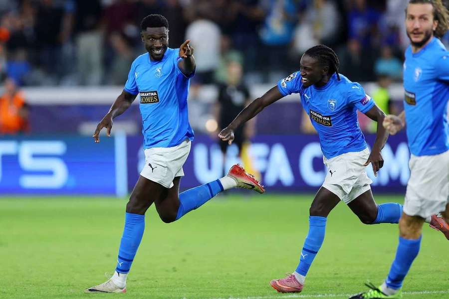 Derrick Luckassen (Pafos) célèbre son but décisif contre Villarreal Derrick Luckassen (Pafos) célèbre son but décisif contre Villarreal