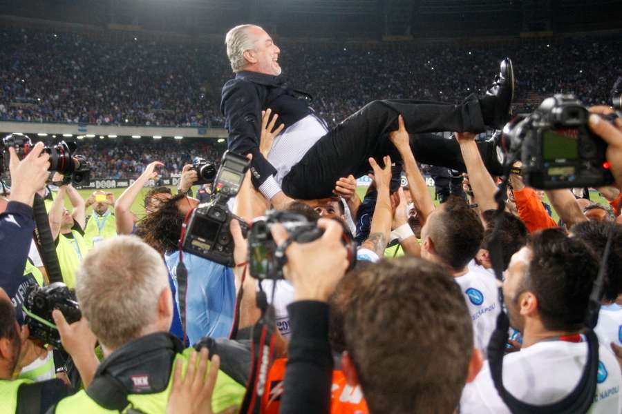 De Laurentiis celebra la qualificazione all'edizione 2011-2012 della Champions League