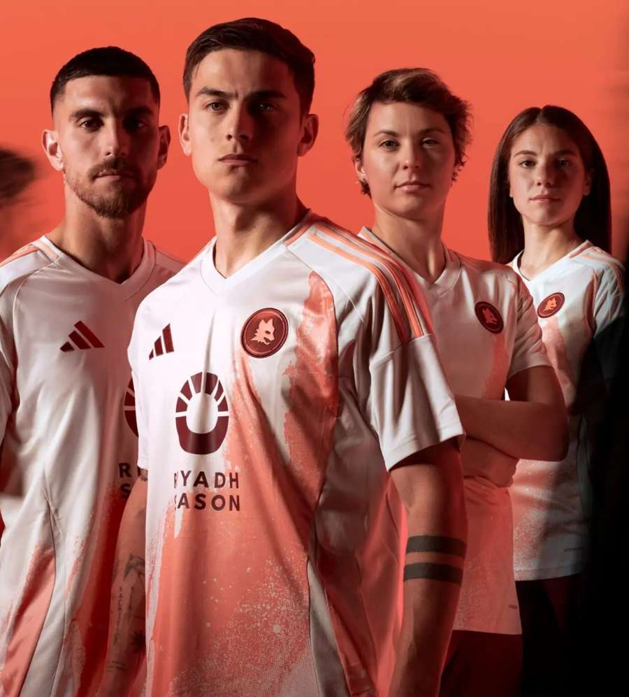 AS Roma away kit