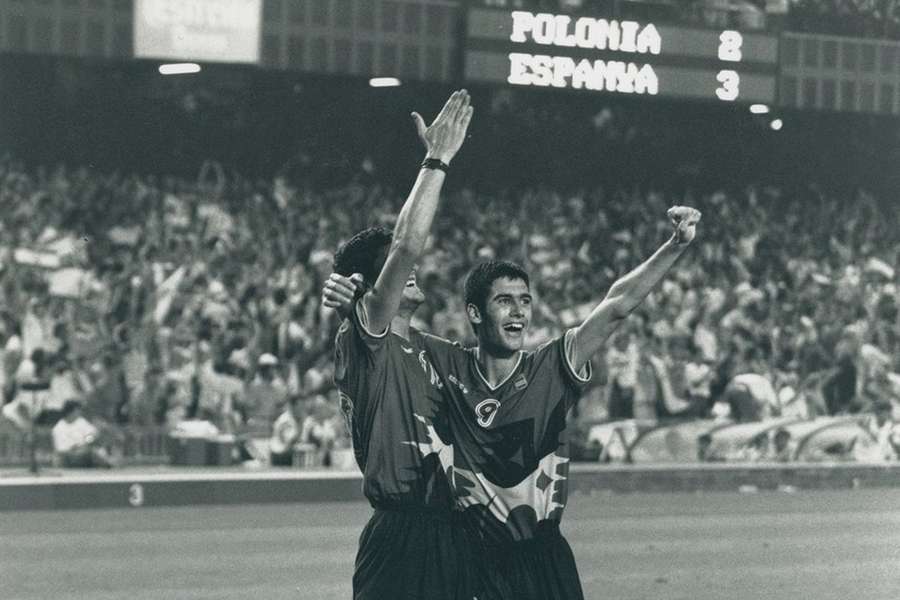 Barcellona 1992: Pep Guardiola festeggia con Kiko Narvaez il gol che valse l'oro alla Spagna