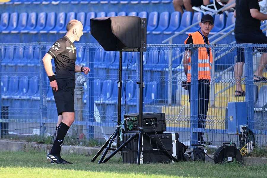 Decizie luată de Kyros Vassaras după controversele din UTA – Rapid: arbitrul VAR, reținut de la delegări