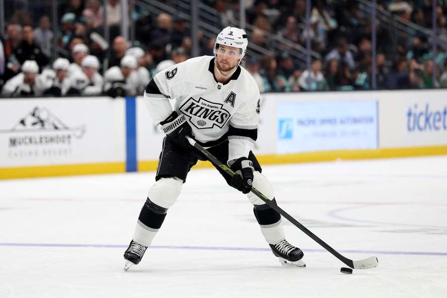 Kempe zostane v organizácii Kings aj naďalej. Kempe zostane v organizácii Kings aj naďalej.