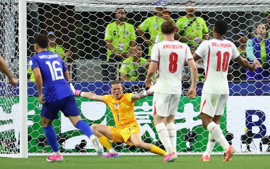 Pickford během utkání s Chorvatskem. Pickford během utkání s Chorvatskem.