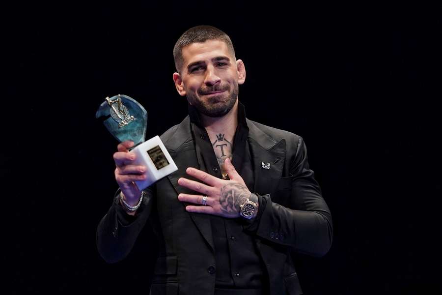 Ilia Topuria, con su premio de la Gala Nacional del Deporte.