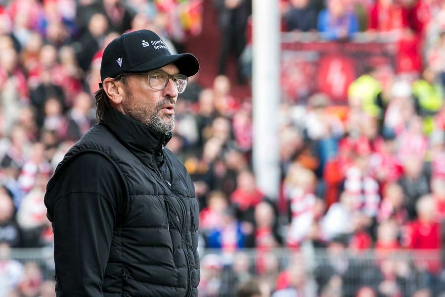 Claus-Dieter Wollitz exige resposta mais firme perante incidentes racistas